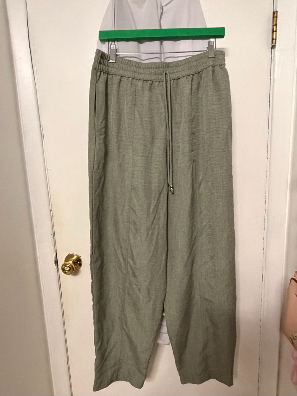 Relaxed Drawstring women’s Pants in Olive Green
